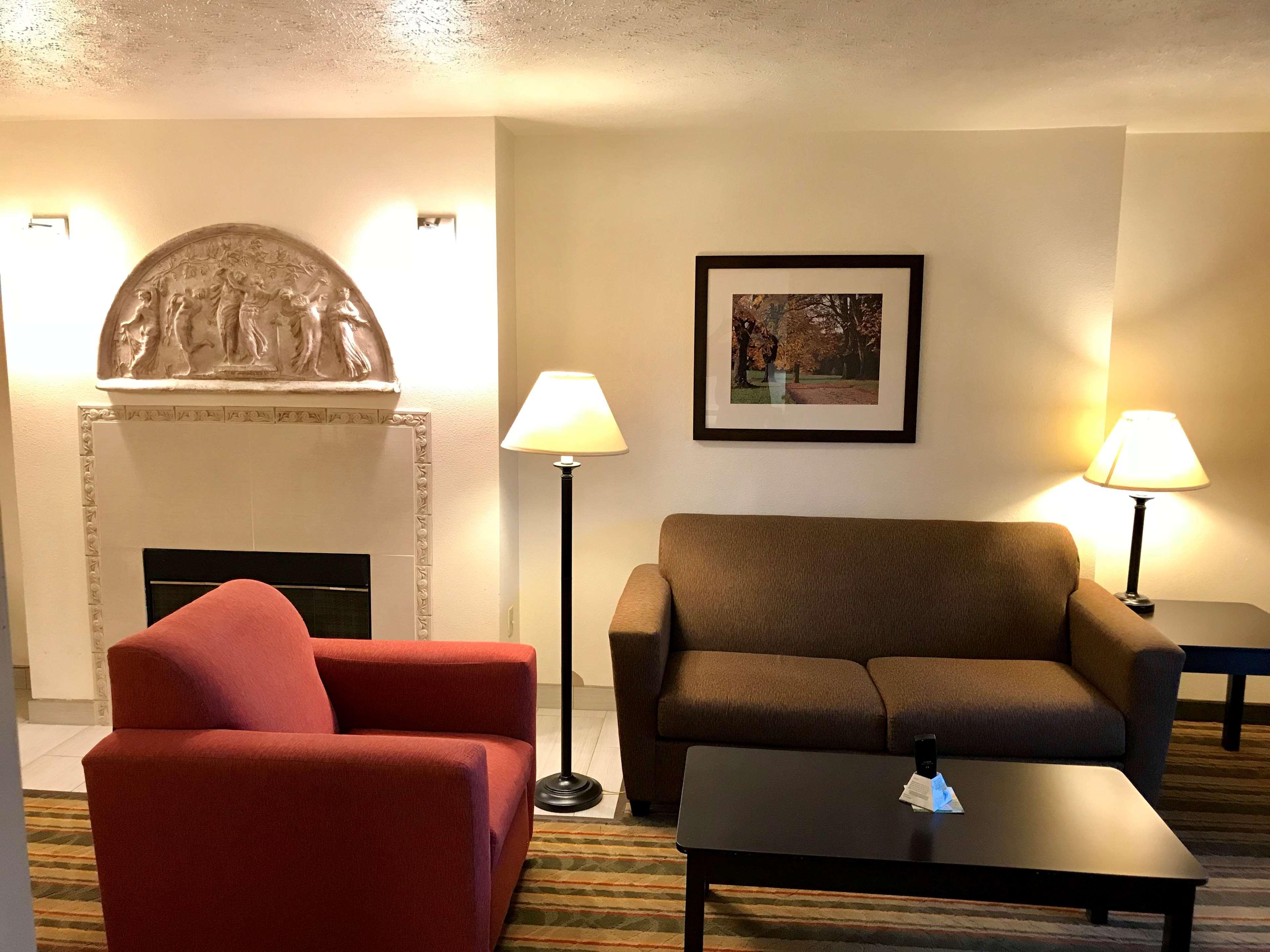 Best Western Plus Moose Jaw Buitenkant foto