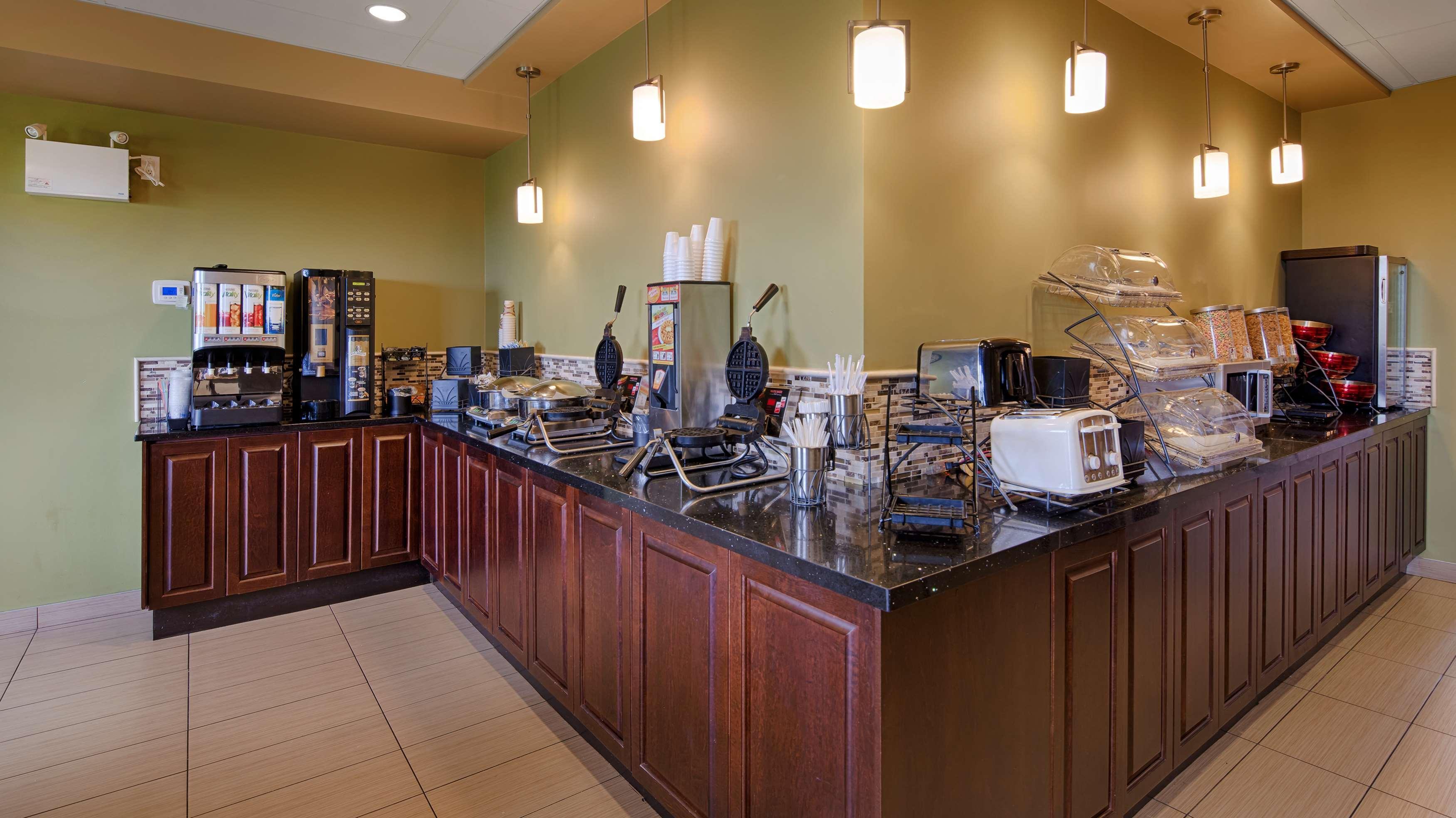 Best Western Plus Moose Jaw Buitenkant foto