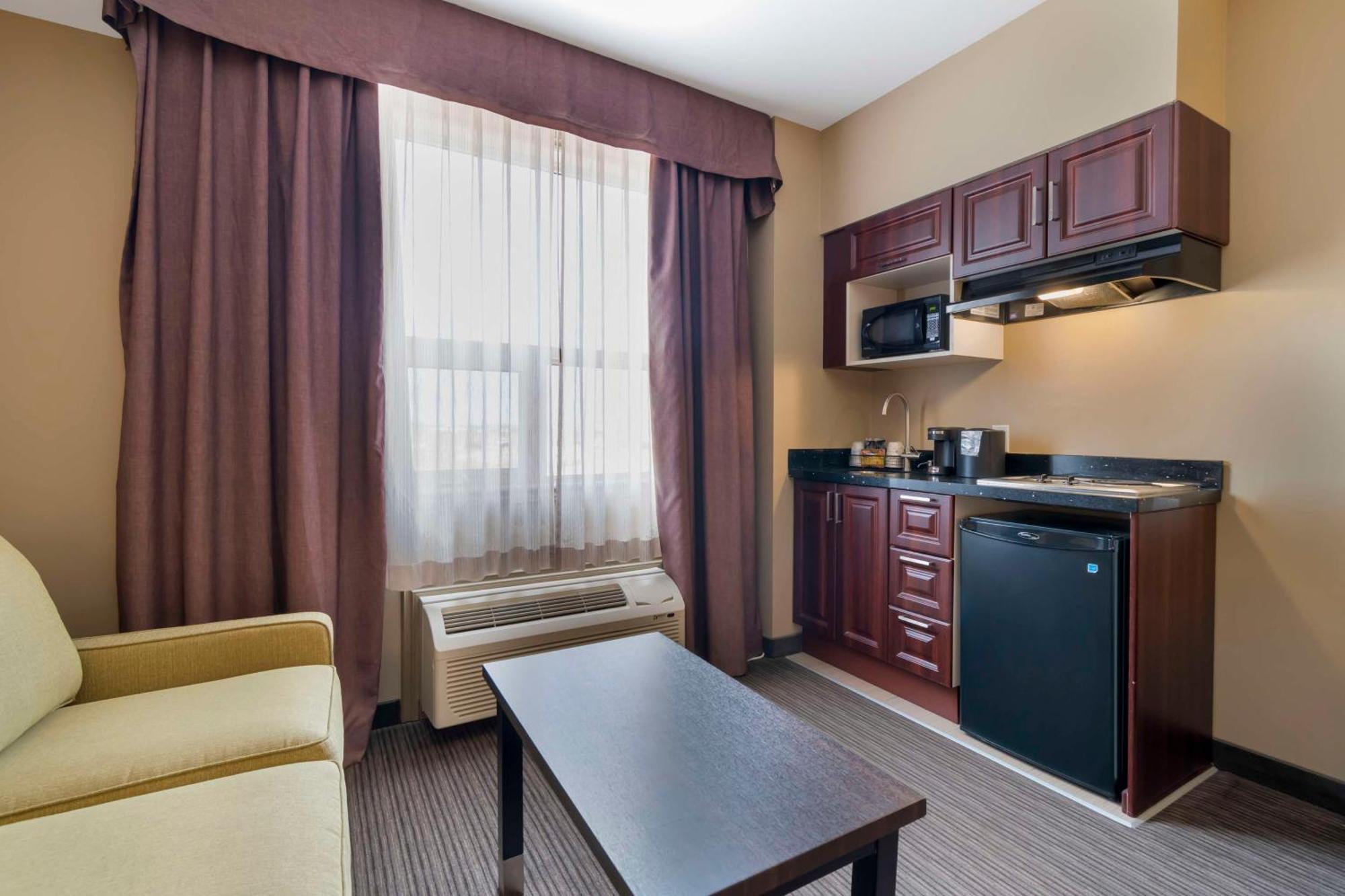 Best Western Plus Moose Jaw Buitenkant foto